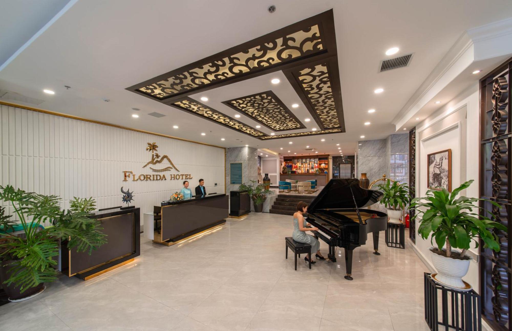 Florida Hotel Να Τρανγκ Εξωτερικό φωτογραφία